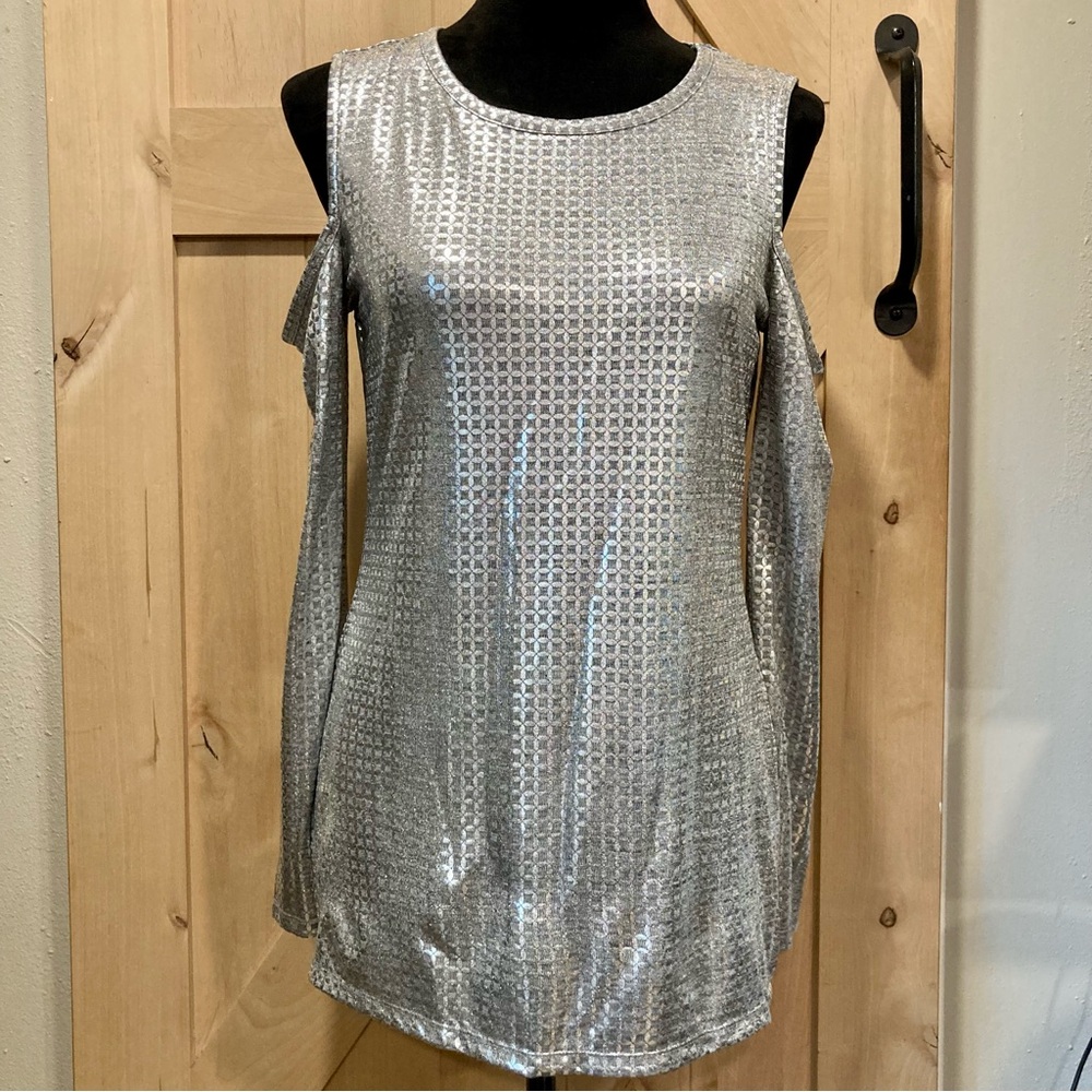 NWT Michael Kors Silver Metallic Silver Long Sleeve Cold Shoulder Pullover Top M - Picture 1 of 13